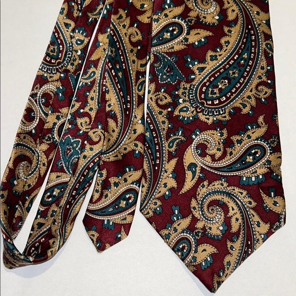 Oscar de la Renta Paisley Silk Tie - Burgundy, Gold, and Green.